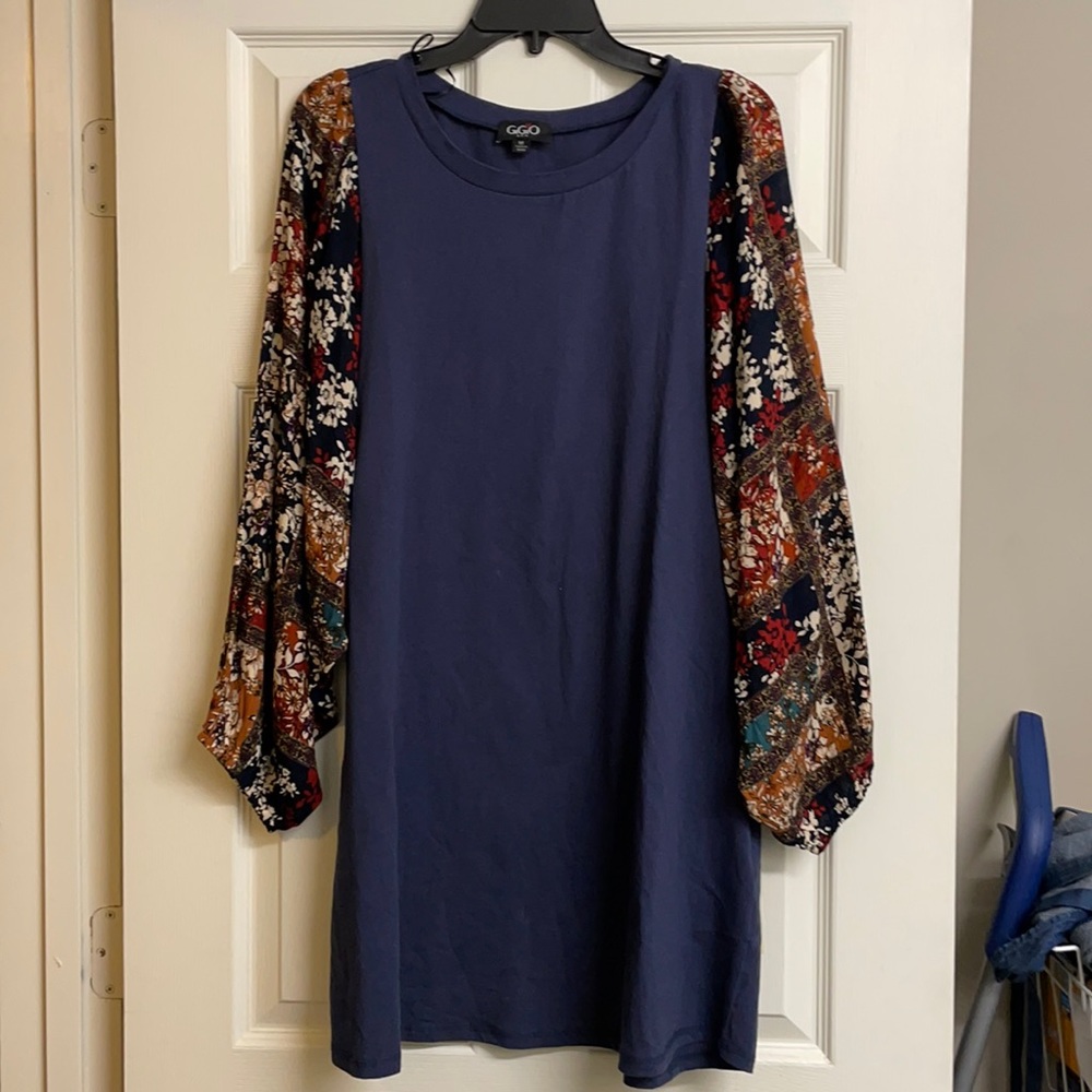 Bell floral sleeve tunic